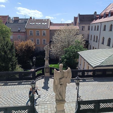 Krásny byt s výhľadmi v historickom centre Bratislava Exterior foto