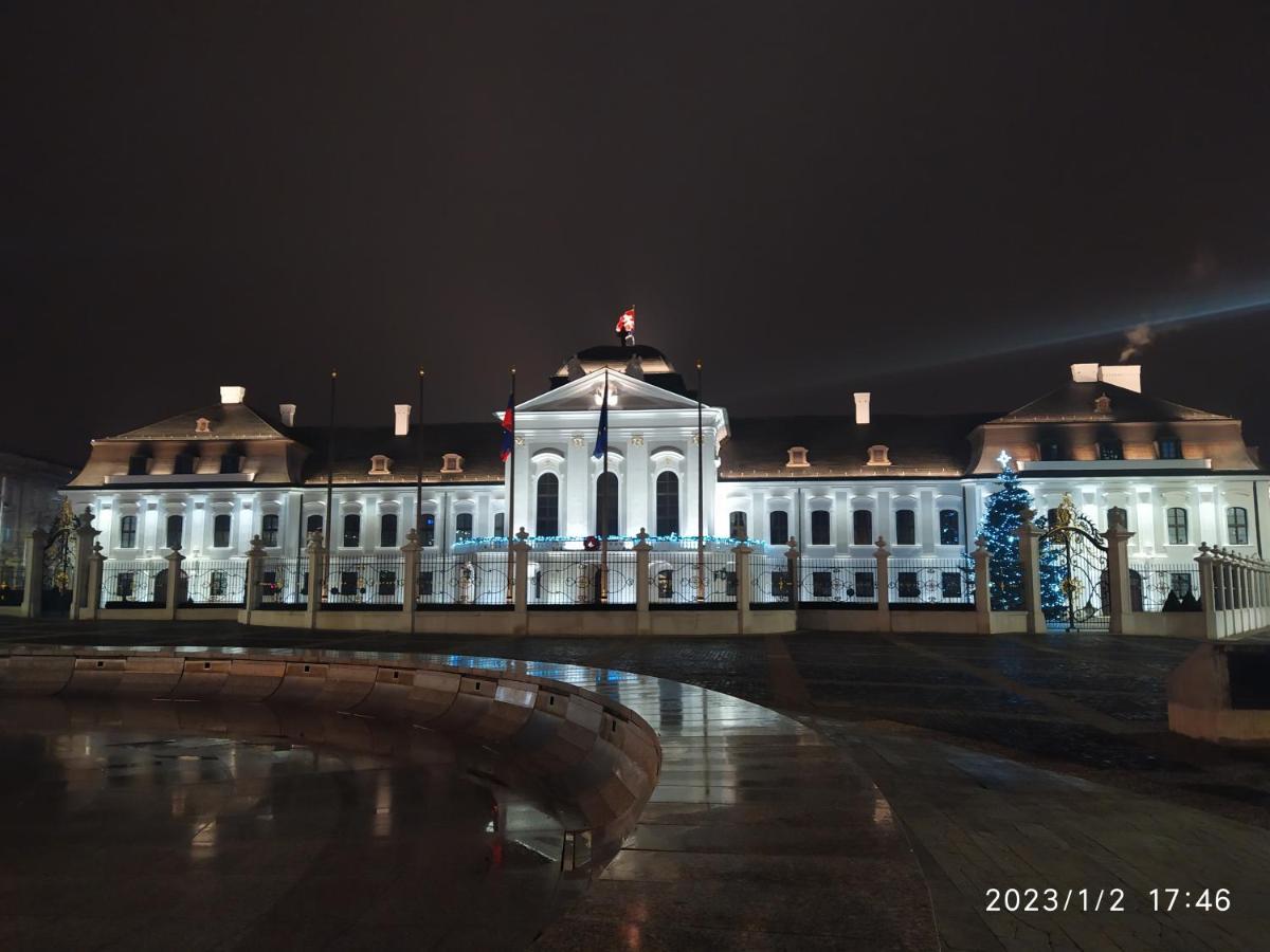 Krásny byt s výhľadmi v historickom centre Bratislava Exterior foto